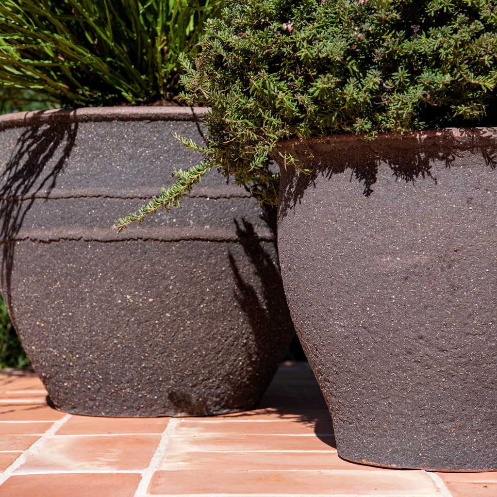 Athena & Poseidon Mediterranean Planter In Umber Brown