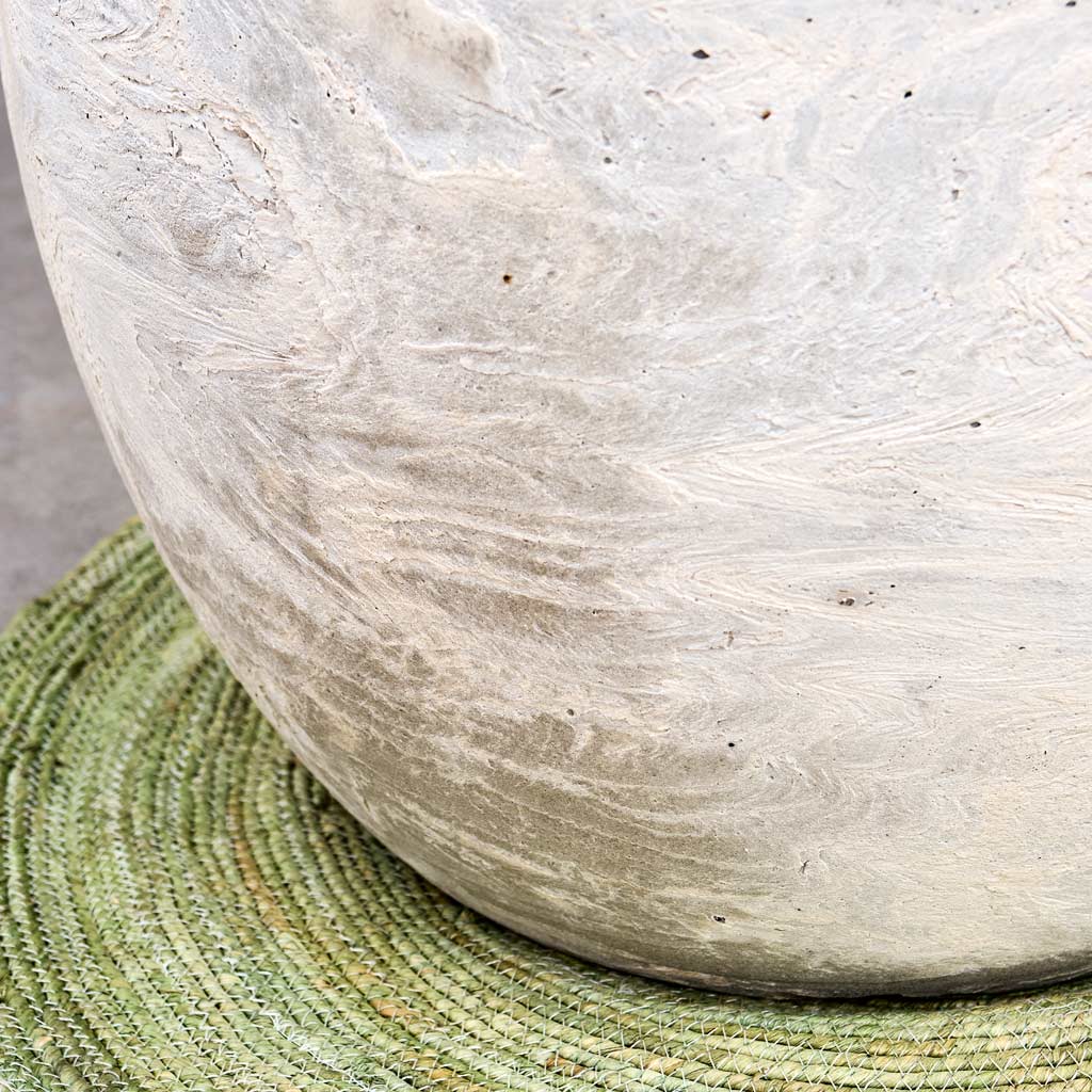 Baq Algar White Close Up Of Bottom Of Planter