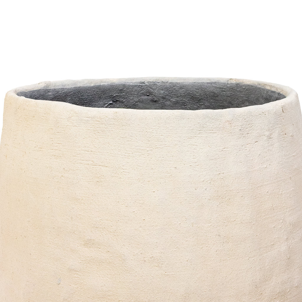 Lani Sabi Darcy Planter Wabi Beige Rim close up