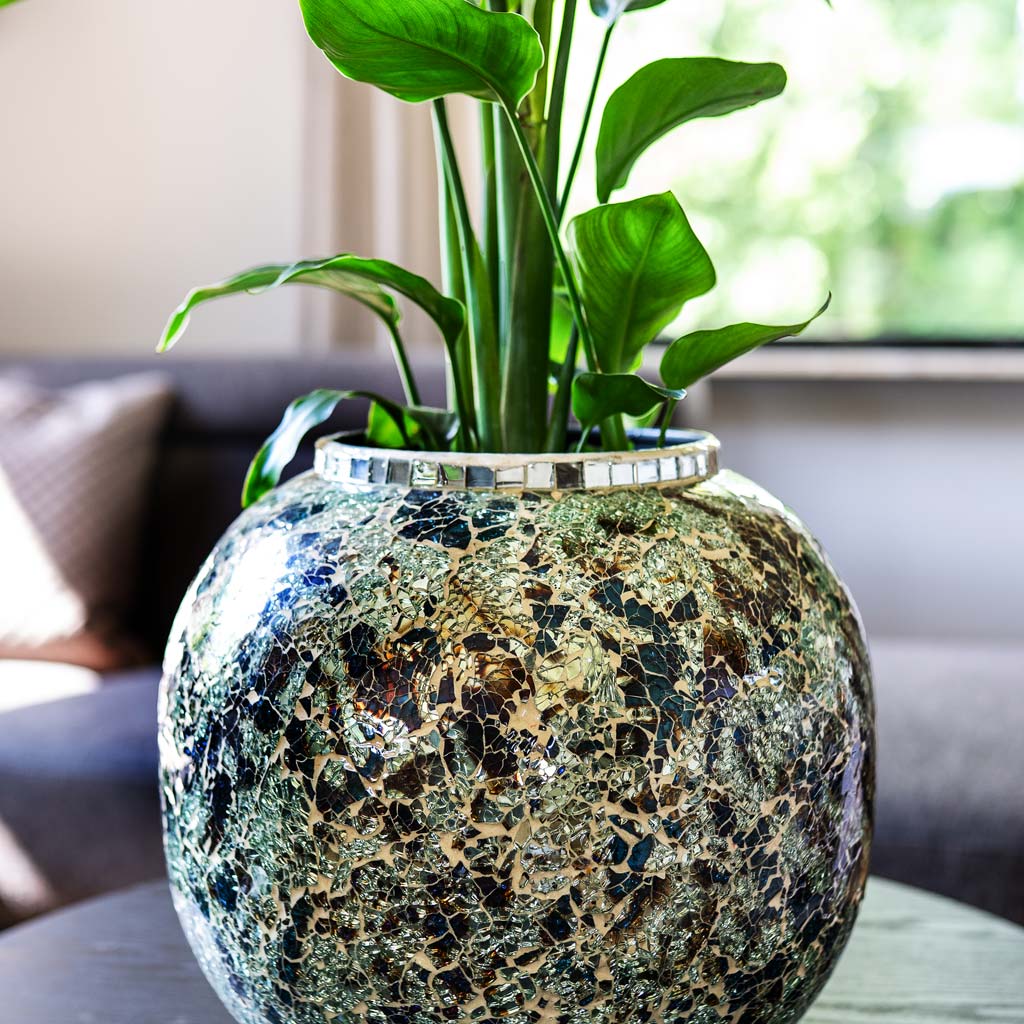 Mosaic Metal Pot Mirror Lifestyle