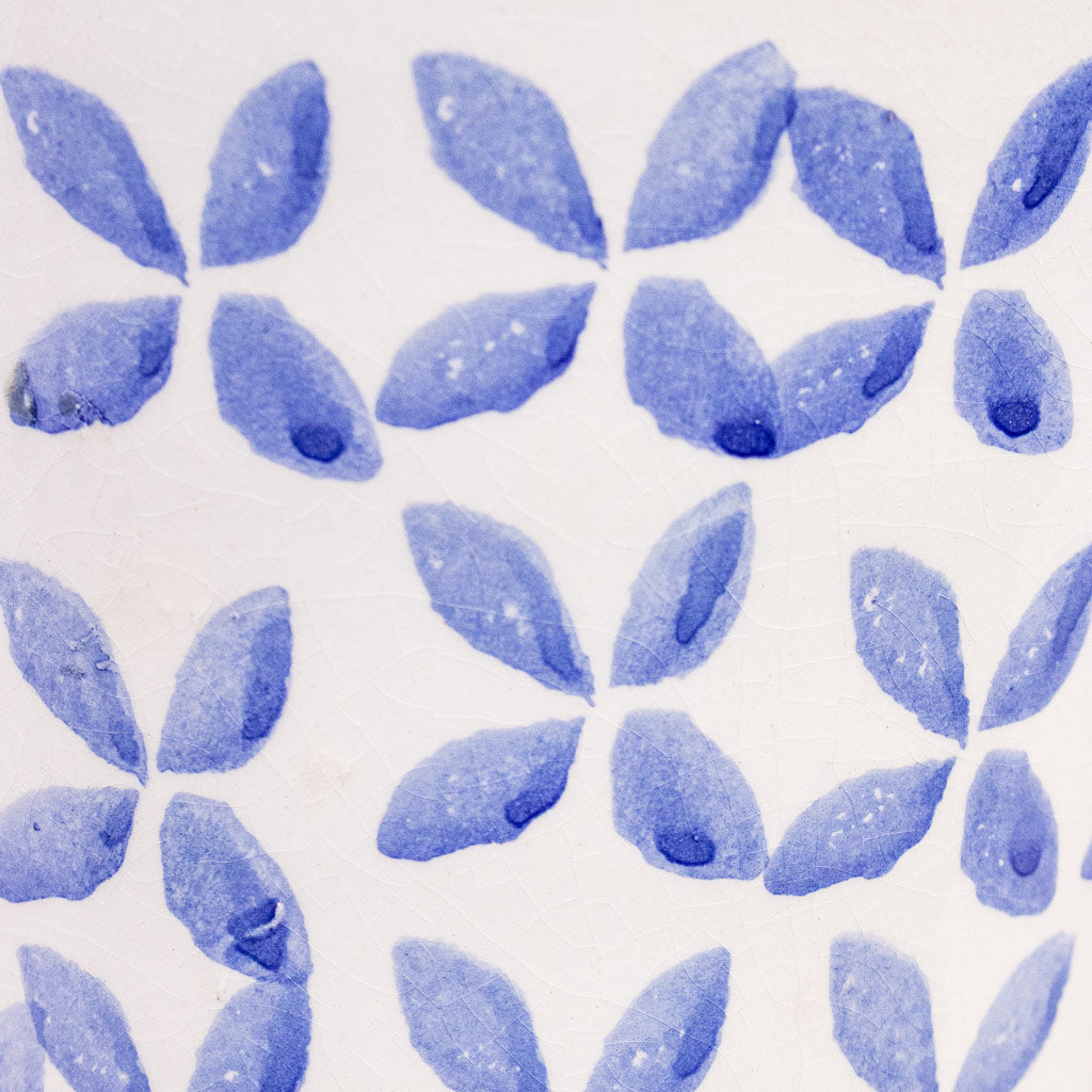 Porto Pot Blue Tile Close up