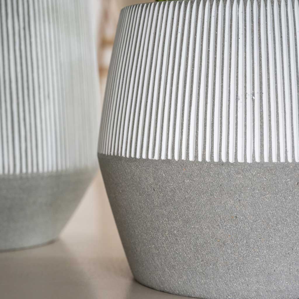 Ridged Harley Plant Pot - White Stripe Close Up