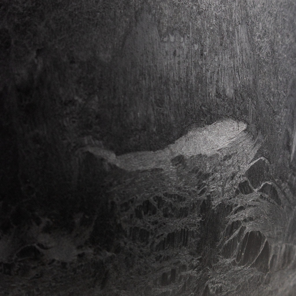 Bola Artstone Pot Black Close Up