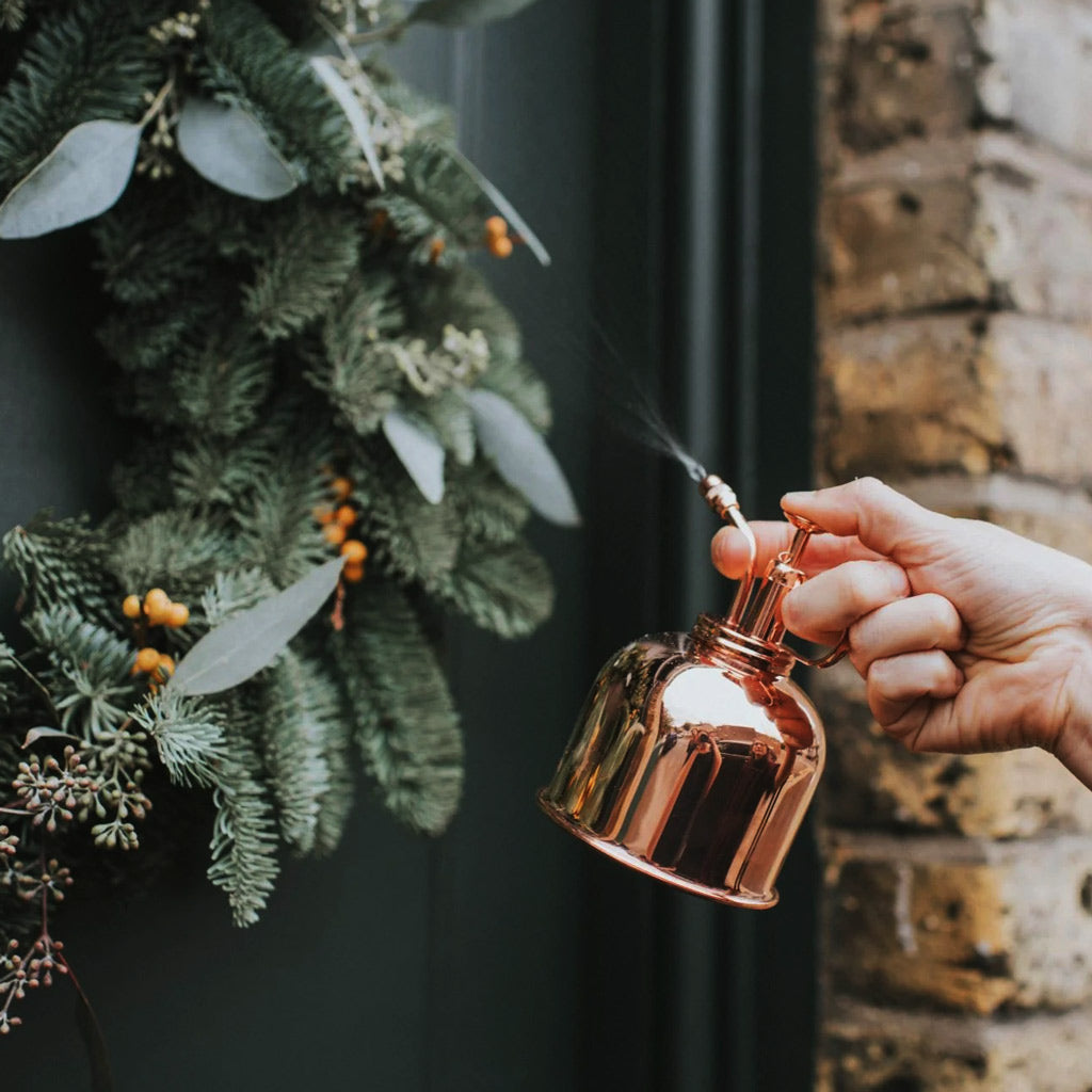 Haws Smethwick Spritzer in Copper Misting Wreath