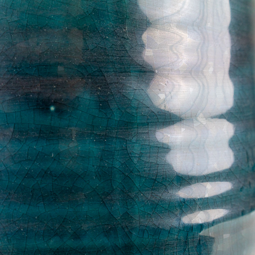 Iris Pot Turquoise Close Up