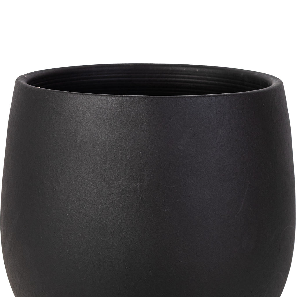 Isabel Pot Black Close Up

