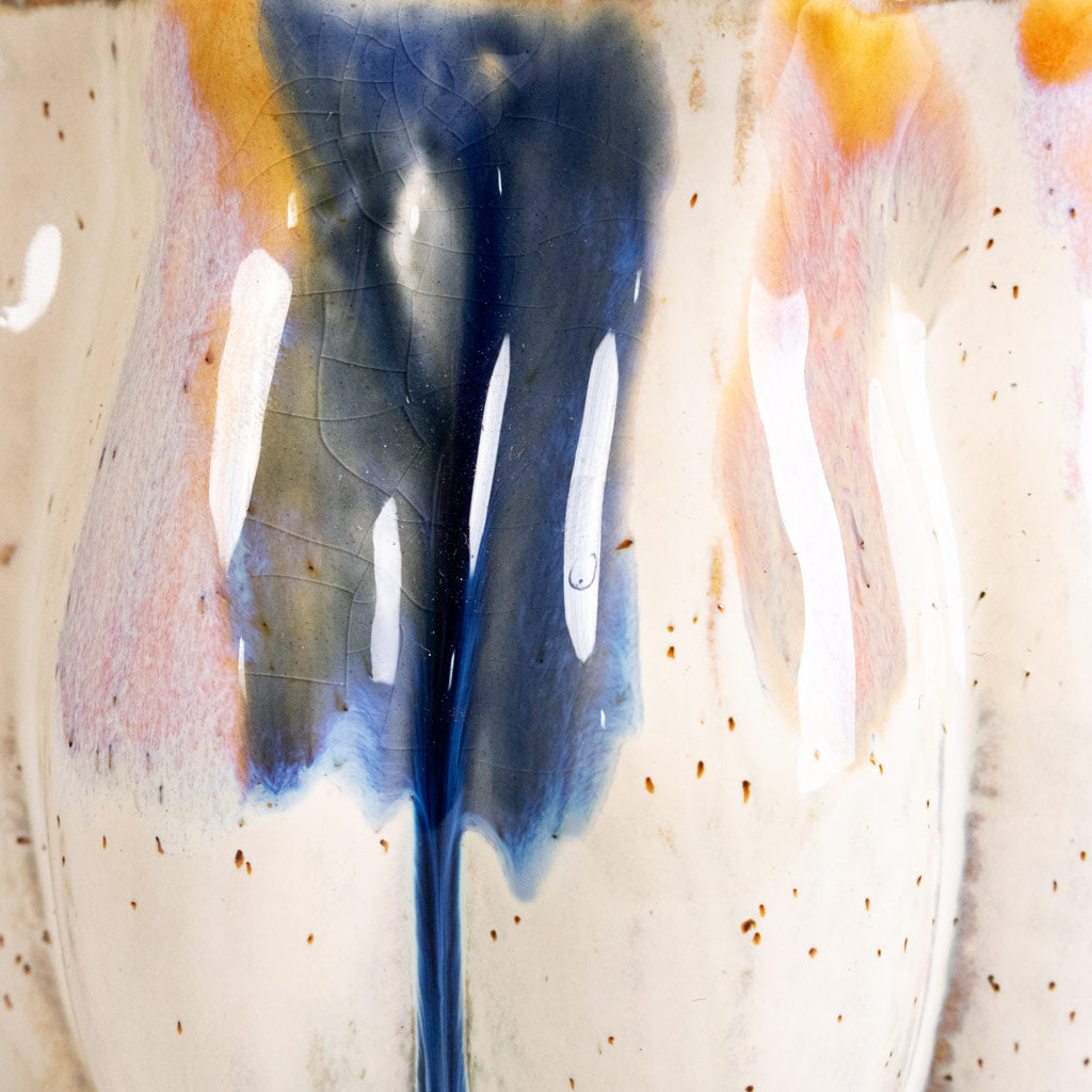 Molly Plant Pot Aquarel Close Up 