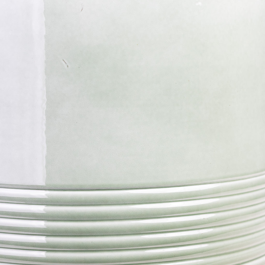 Munich Pot Green Gloss Close up