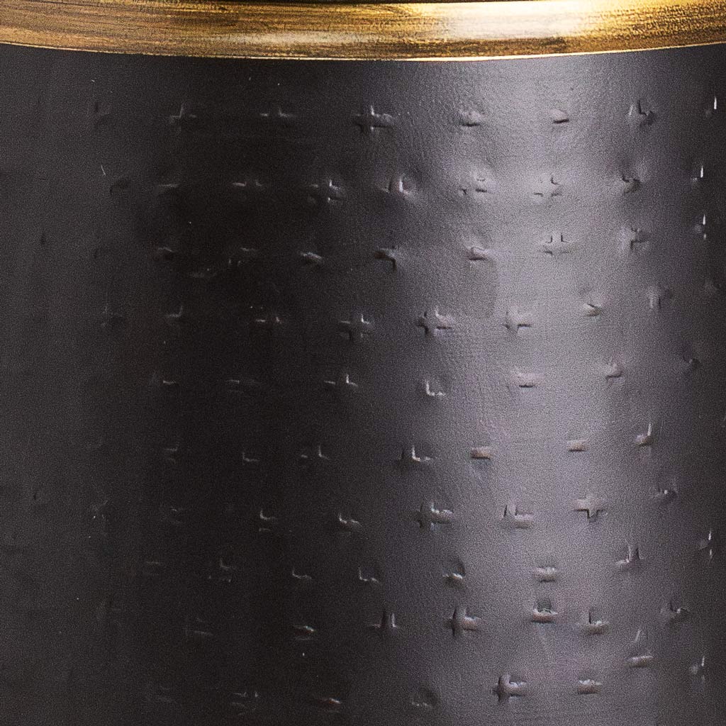 Sahara Pot Slate Close Up 