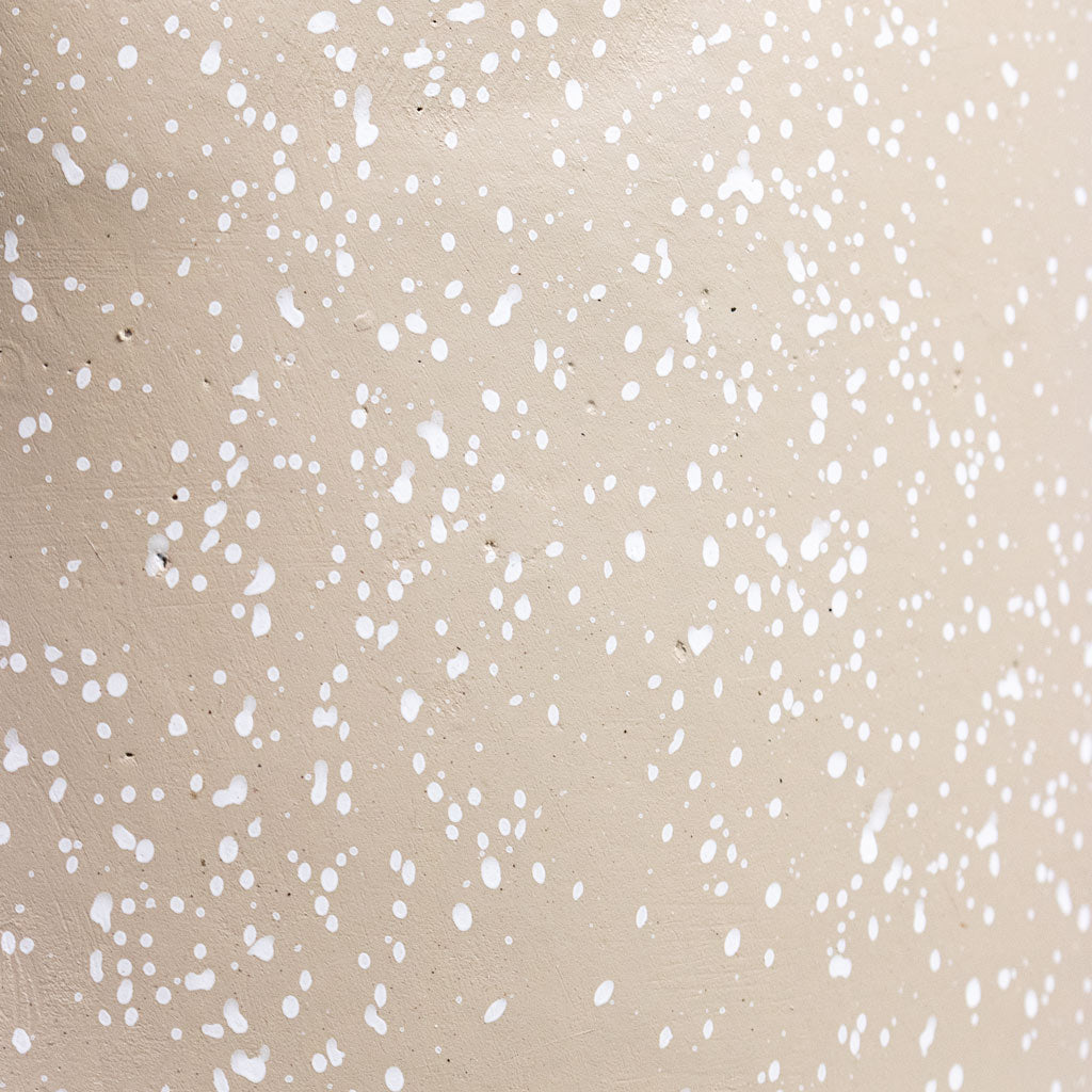 Valetta Pot with Wooden Stand Speckled Ivory 28x37cm close up 