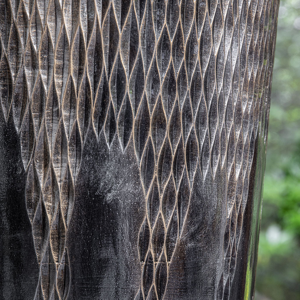 Luxe Lite Comet Partner Planter - Bronze Close Up